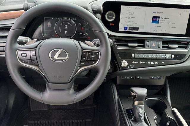 new 2025 Lexus ES 300h car, priced at $50,944