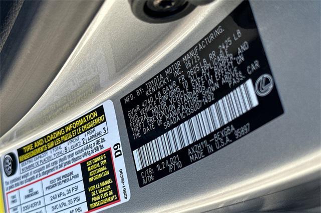new 2025 Lexus ES 300h car, priced at $51,809