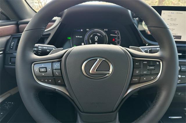 new 2025 Lexus ES 300h car, priced at $51,074