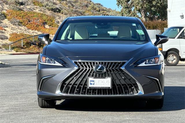 new 2025 Lexus ES 300h car, priced at $51,074