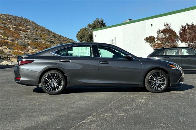 new 2025 Lexus ES 300h car, priced at $51,074