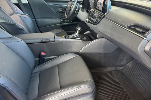 used 2025 Lexus ES 300h car, priced at $43,577