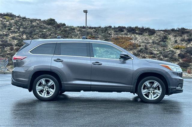 used 2015 Toyota Highlander car, priced at $18,989
