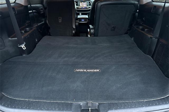 used 2015 Toyota Highlander car, priced at $18,989