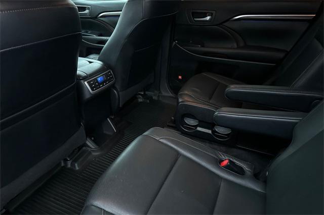 used 2015 Toyota Highlander car, priced at $18,989