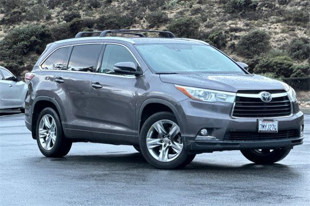 used 2015 Toyota Highlander car, priced at $18,989