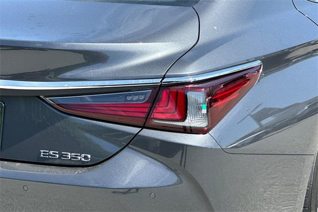 new 2025 Lexus ES 350 car, priced at $48,219