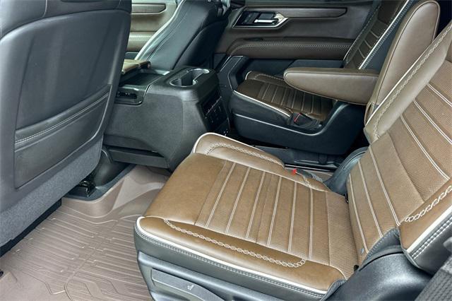 used 2025 GMC Yukon car, priced at $95,376