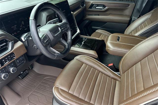 used 2025 GMC Yukon car, priced at $95,376