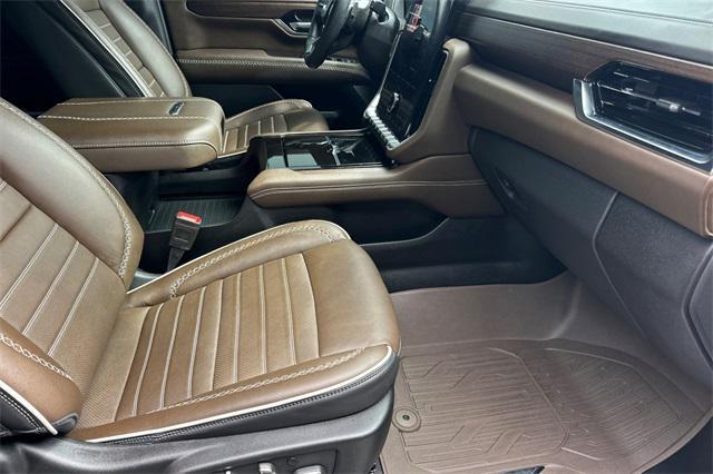 used 2025 GMC Yukon car, priced at $95,376