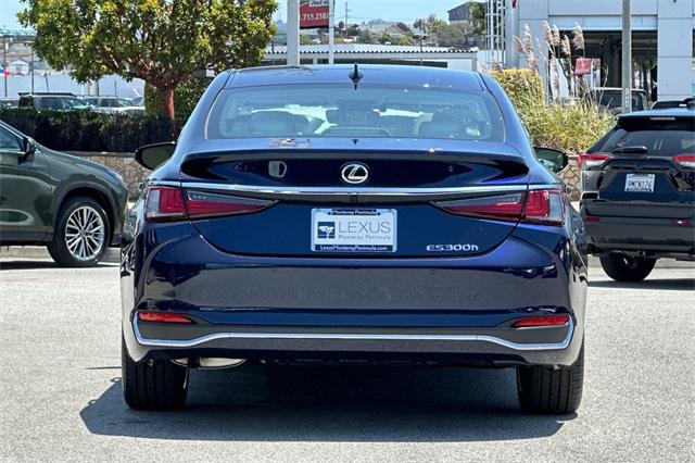 new 2025 Lexus ES 300h car, priced at $50,894