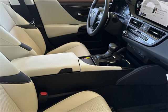 new 2025 Lexus ES 300h car, priced at $50,894