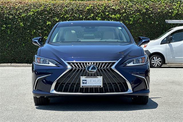 new 2025 Lexus ES 300h car, priced at $50,894