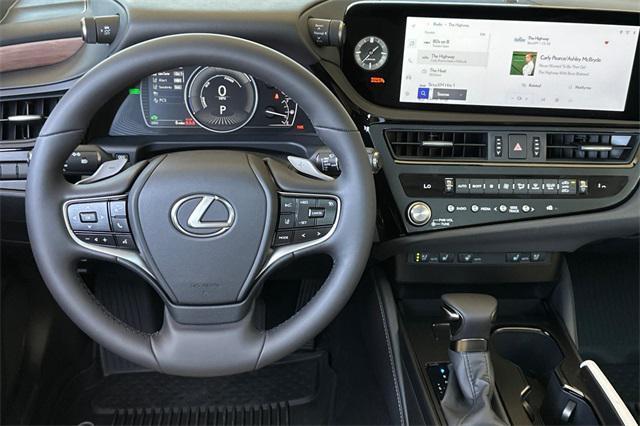 new 2025 Lexus ES 300h car, priced at $50,894