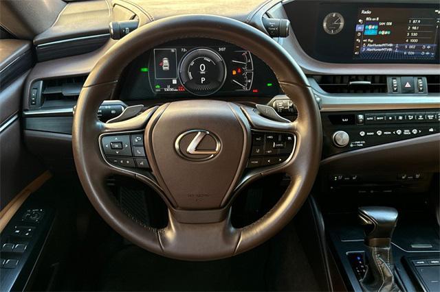 used 2021 Lexus ES 300h car, priced at $31,799