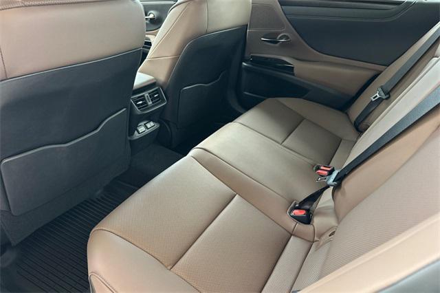 new 2025 Lexus ES 350 car, priced at $49,930