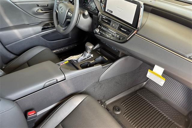 new 2025 Lexus ES 300h car, priced at $51,149