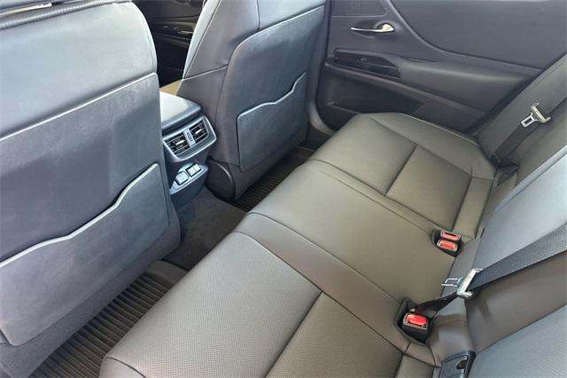 new 2025 Lexus ES 300h car, priced at $51,149
