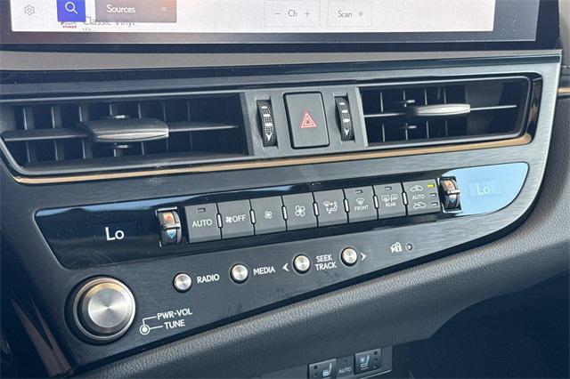 new 2025 Lexus ES 300h car, priced at $51,149