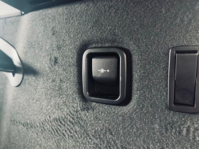 new 2025 BMW X4 car, priced at $61,670