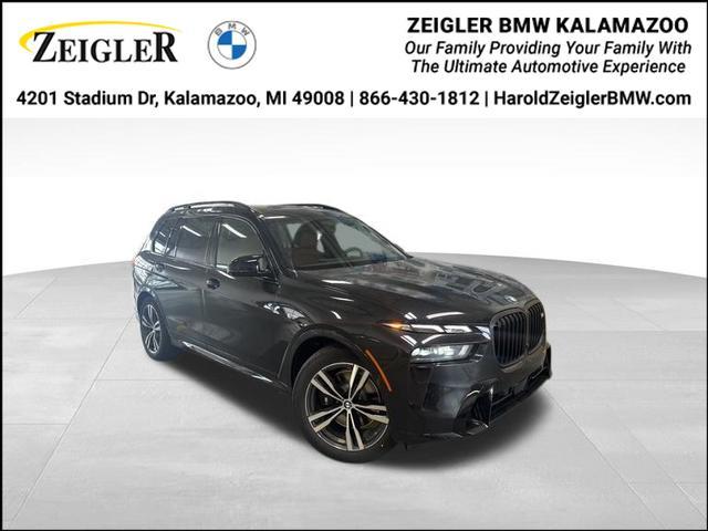 new 2025 BMW X7 car