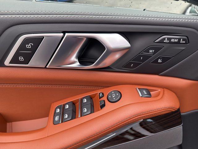 new 2026 BMW X7 car, priced at $102,035