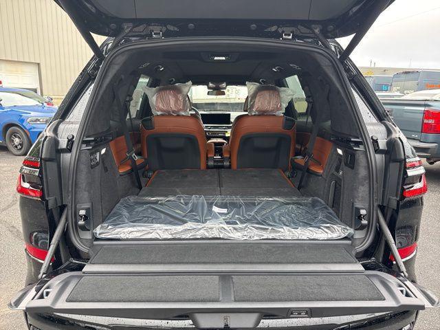 new 2026 BMW X7 car, priced at $102,035