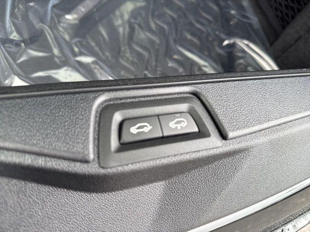 new 2026 BMW X7 car, priced at $102,035