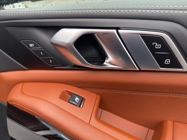 new 2026 BMW X7 car, priced at $102,035