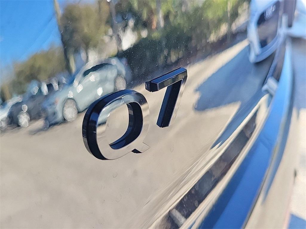 new 2025 Audi Q7 car, priced at $71,815