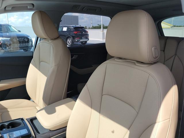 new 2025 Audi Q7 car, priced at $74,450