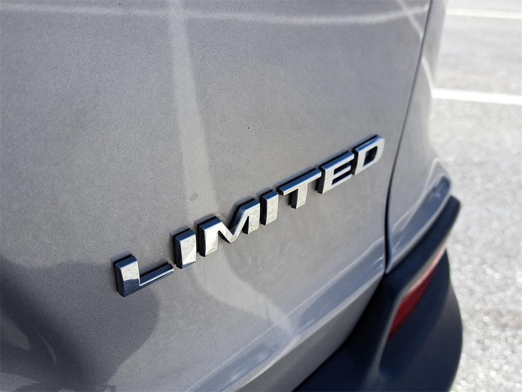used 2020 Jeep Cherokee car, priced at $20,975