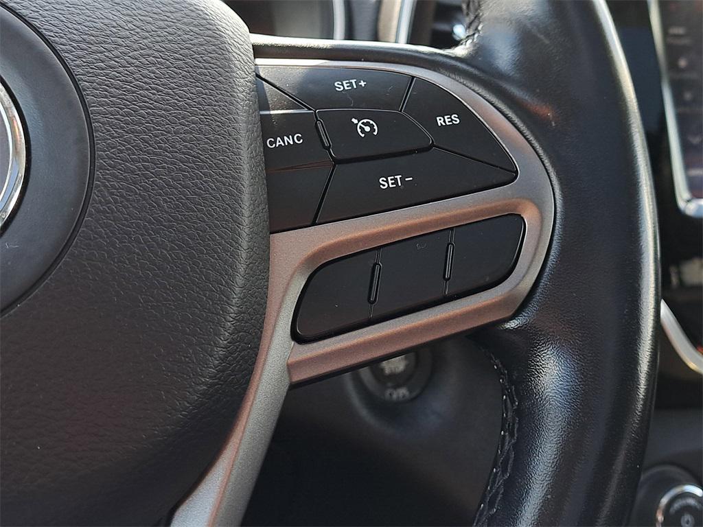 used 2020 Jeep Cherokee car, priced at $20,975