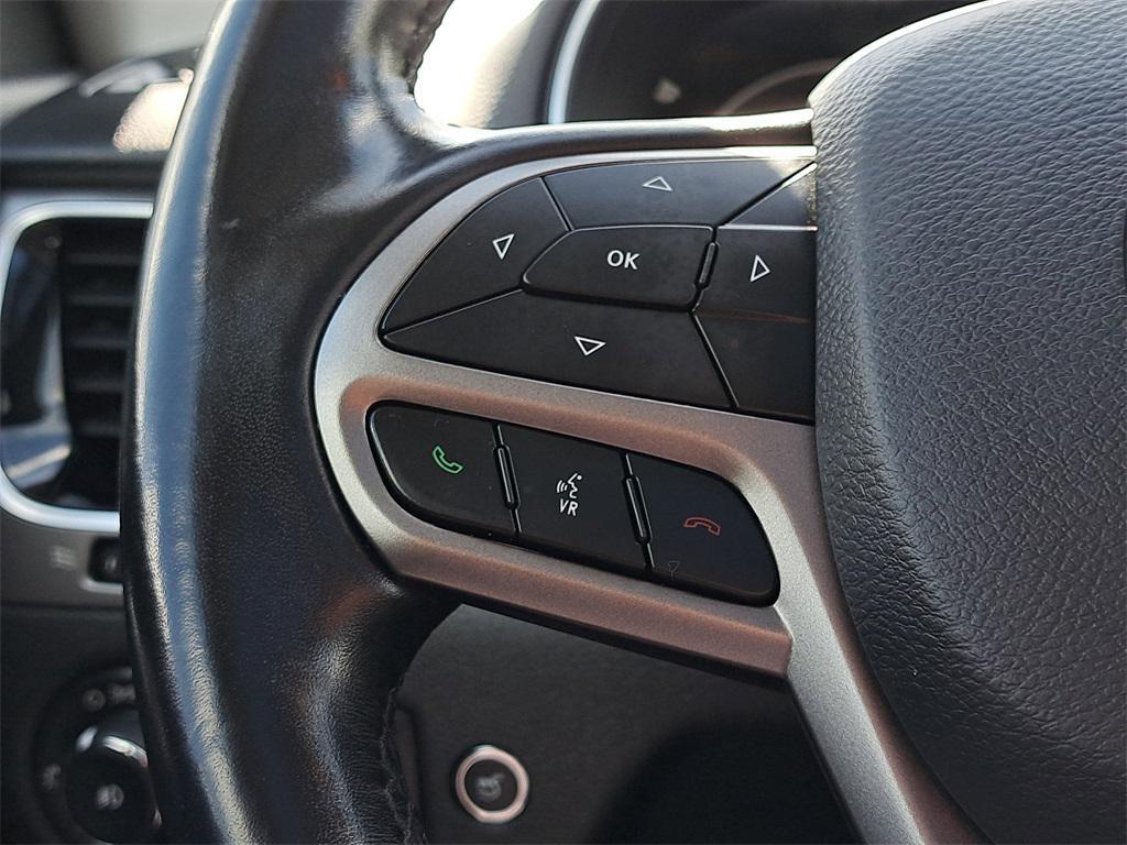 used 2020 Jeep Cherokee car, priced at $20,975