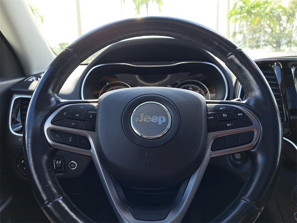 used 2020 Jeep Cherokee car, priced at $20,975