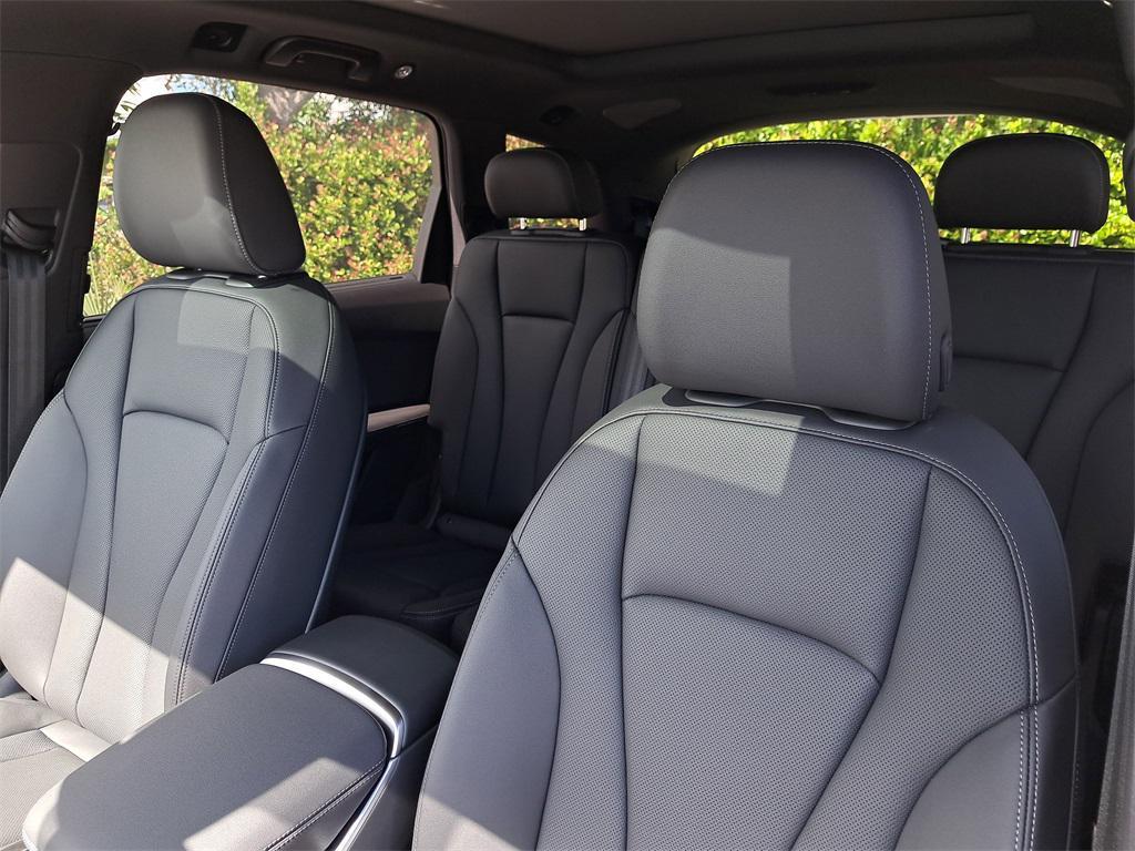 new 2026 Audi Q7 car, priced at $78,295