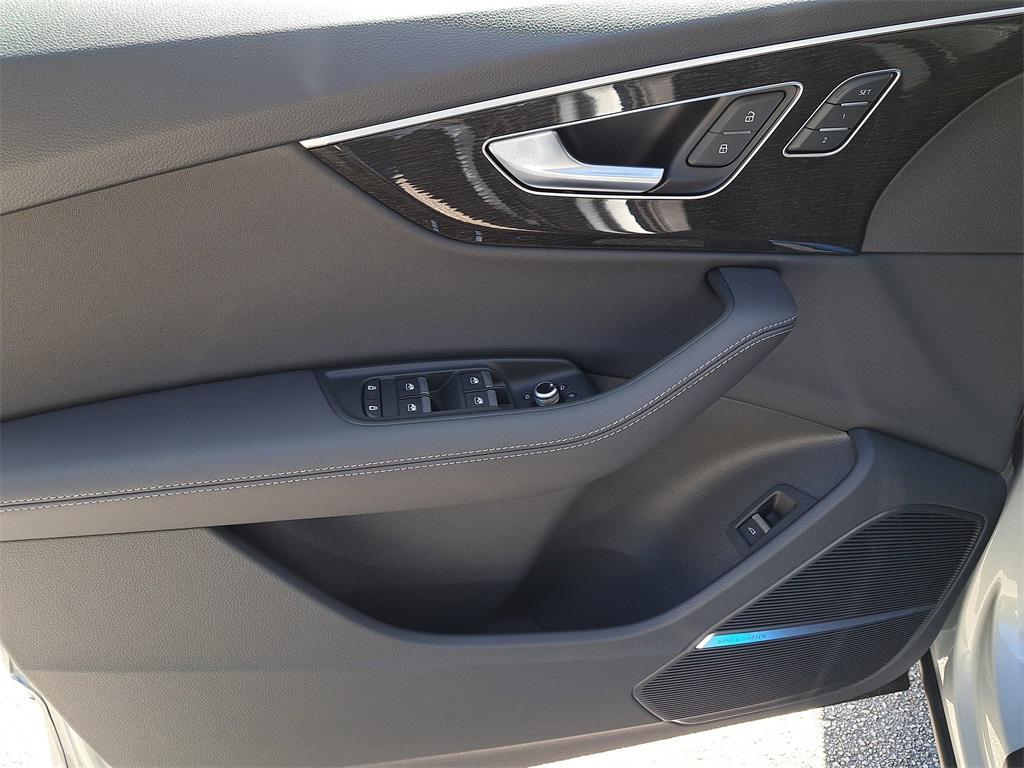 new 2026 Audi Q7 car, priced at $78,295