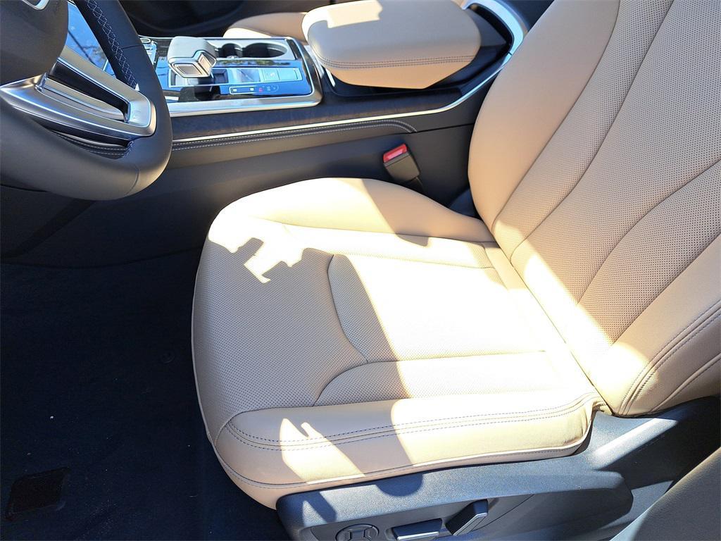 new 2025 Audi Q7 car, priced at $73,080
