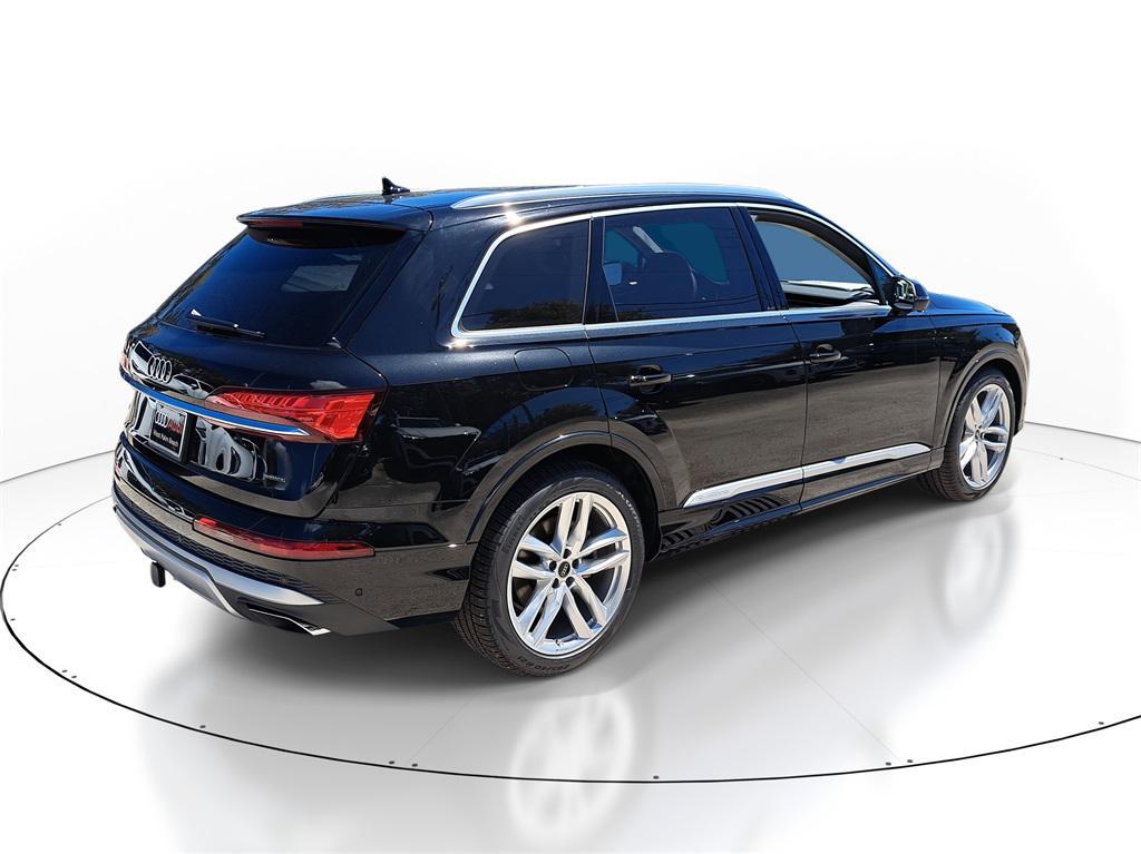 new 2025 Audi Q7 car, priced at $73,080