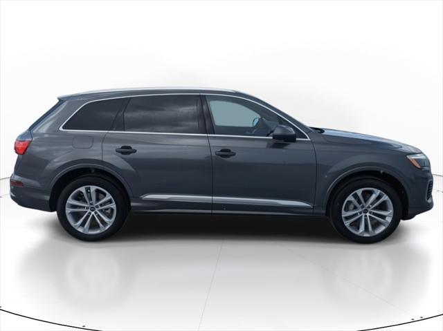 new 2025 Audi Q7 car, priced at $69,275