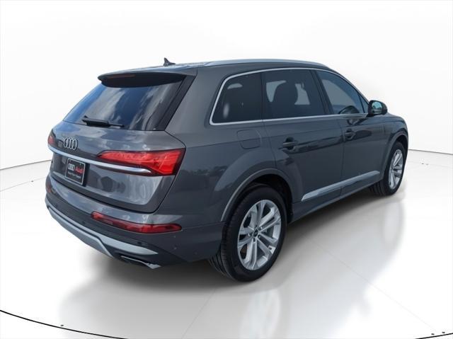 new 2025 Audi Q7 car, priced at $69,275