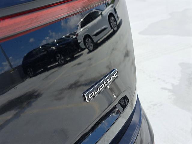 new 2025 Audi Q7 car, priced at $72,925