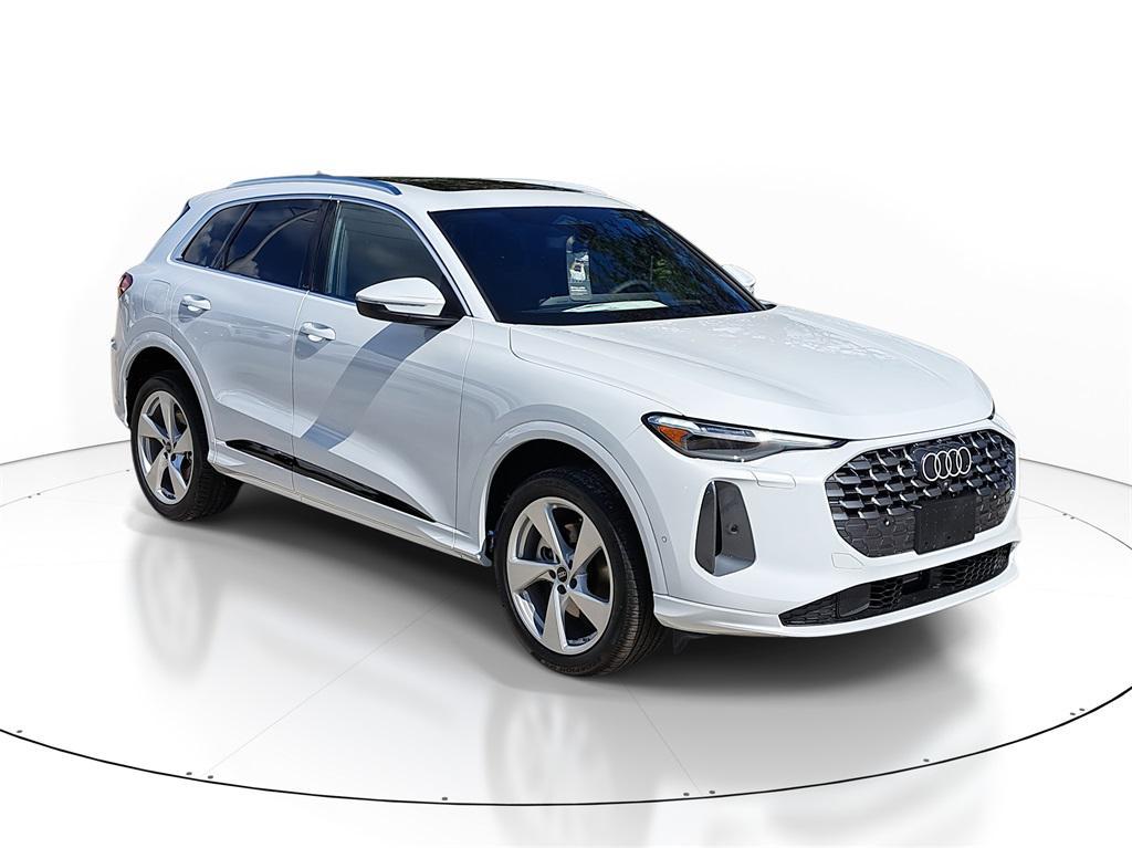 new 2025 Audi Q5 car, priced at $61,950