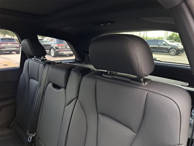 new 2025 Audi Q7 car, priced at $66,085