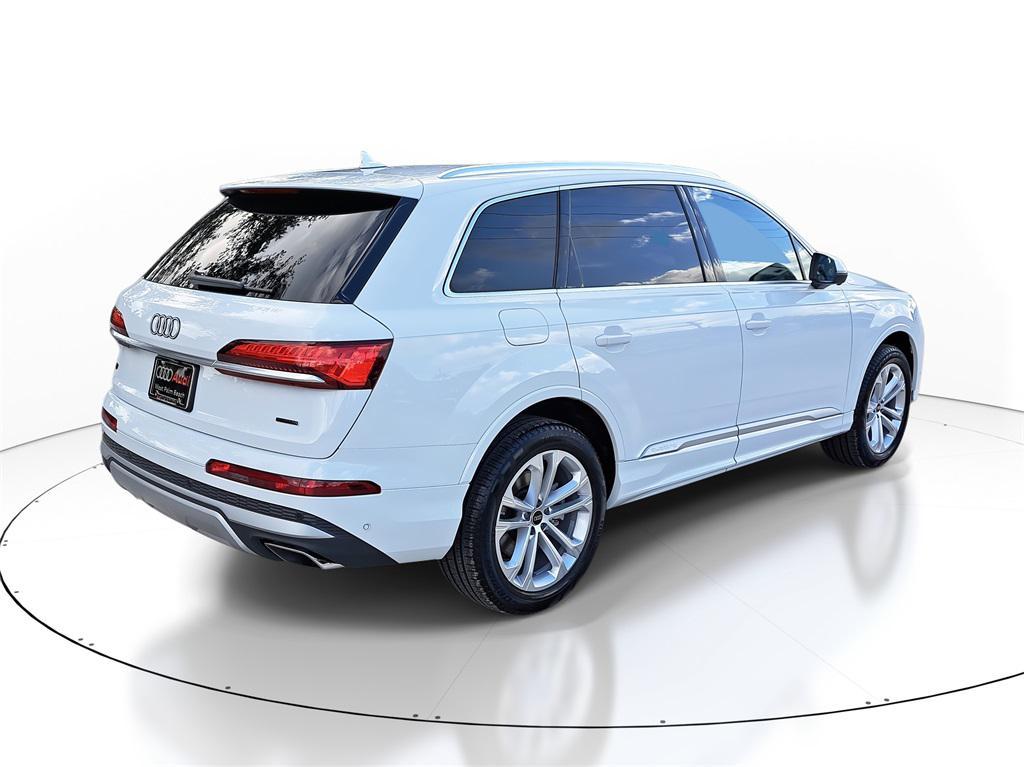 new 2025 Audi Q7 car, priced at $67,585