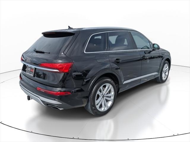 new 2025 Audi Q7 car, priced at $79,710