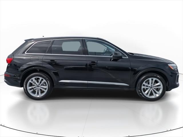 new 2025 Audi Q7 car, priced at $79,710