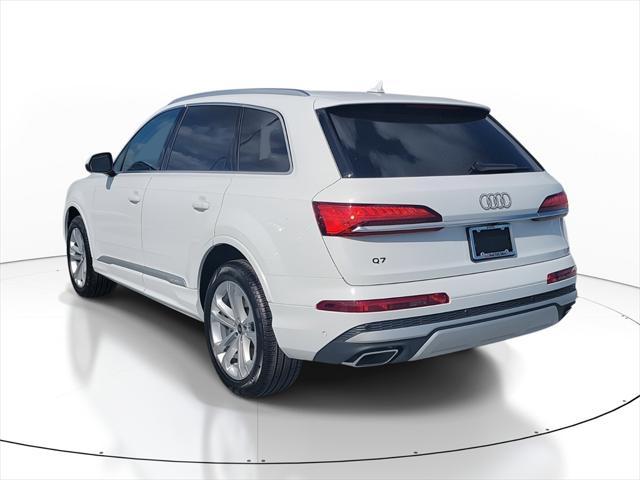 new 2025 Audi Q7 car, priced at $70,480