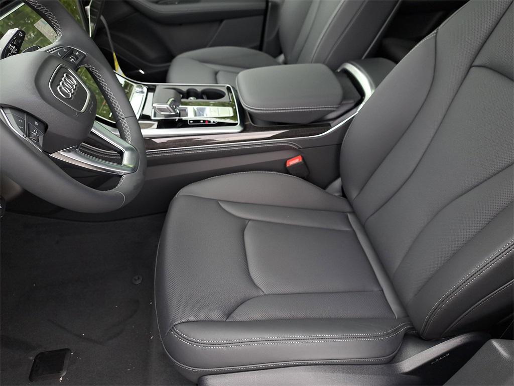 new 2025 Audi Q7 car, priced at $74,795