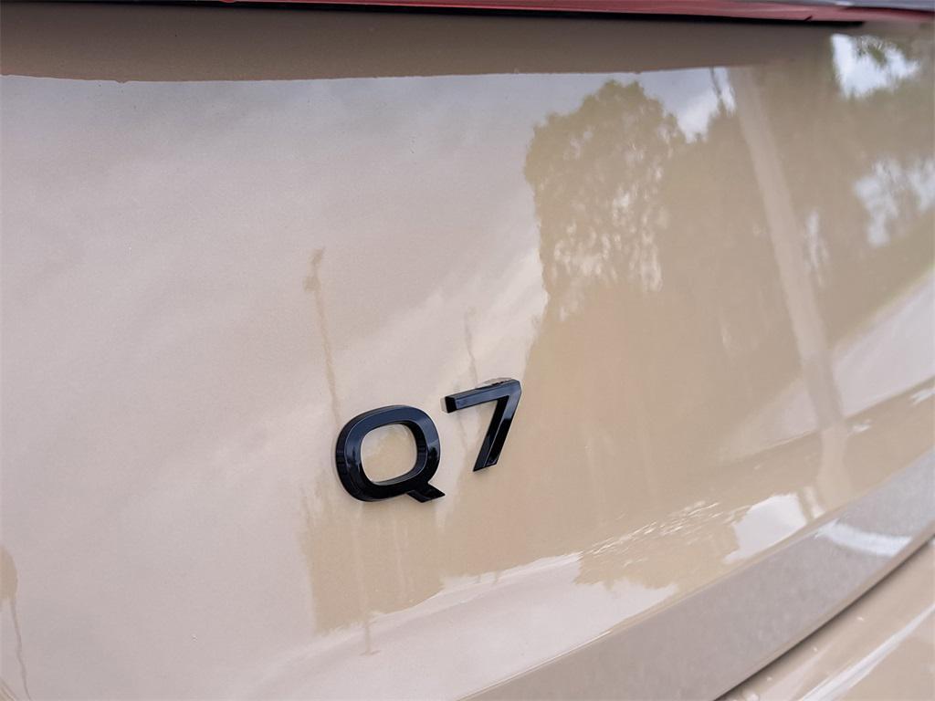new 2025 Audi Q7 car, priced at $74,795